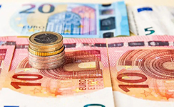 通胀数据推升加息预期 黄金守稳千九关口